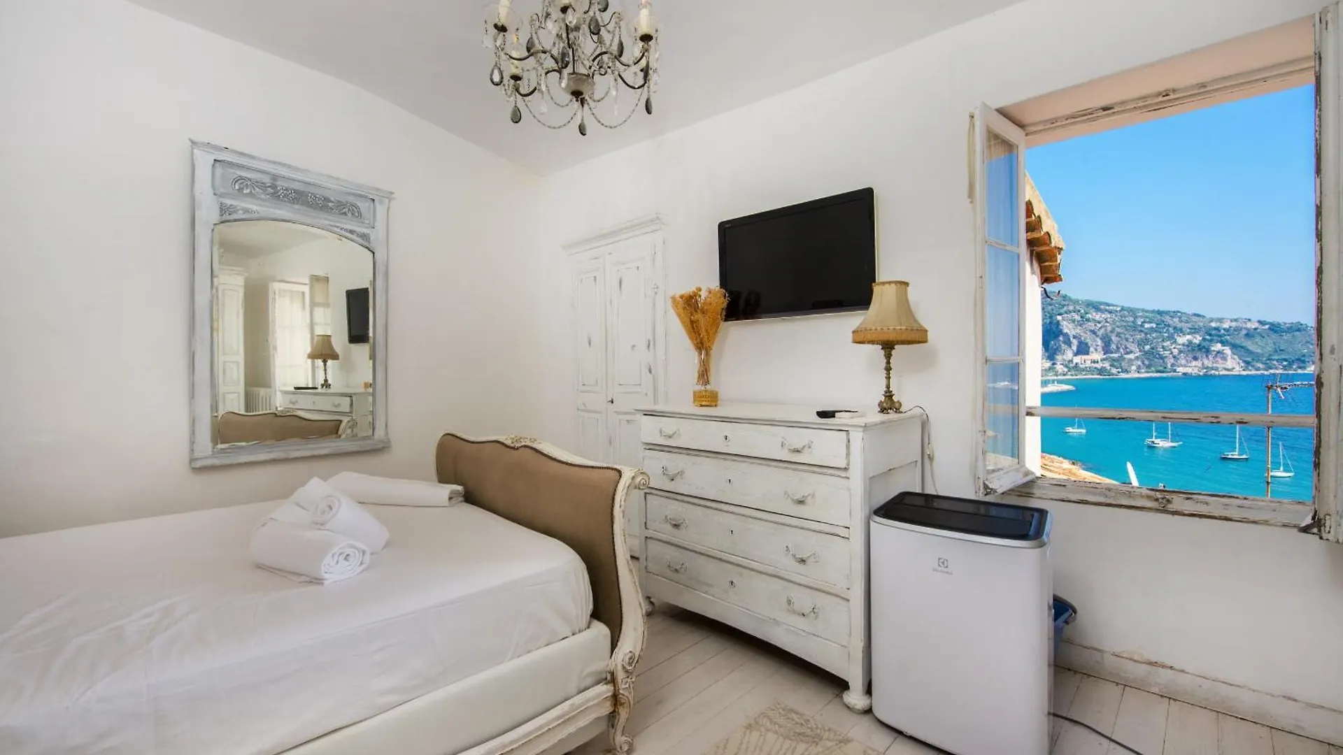 Au Vieux Chateau, Atypique Vue Mer Menton 0*,  France